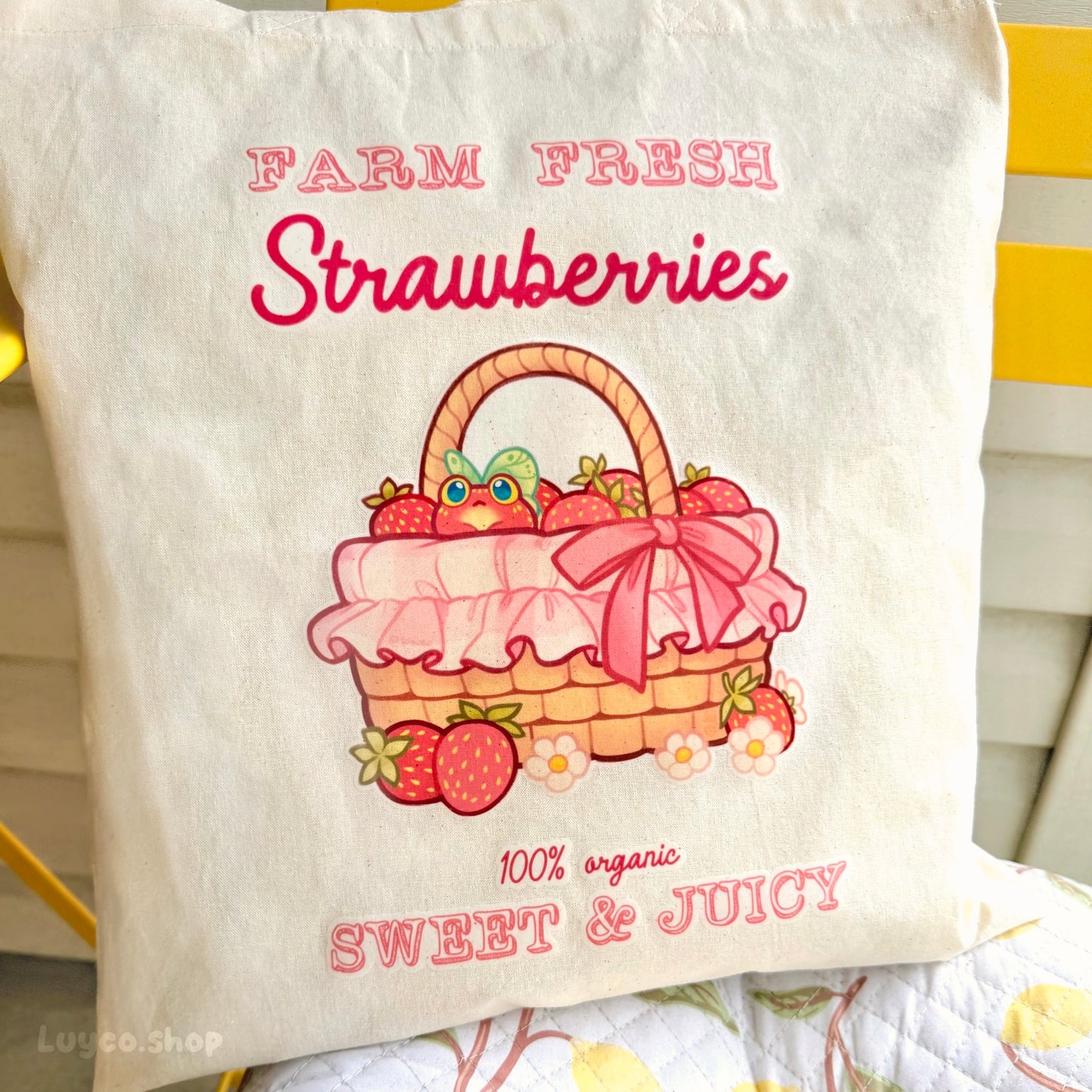 Strawberry Berrybum tote bag